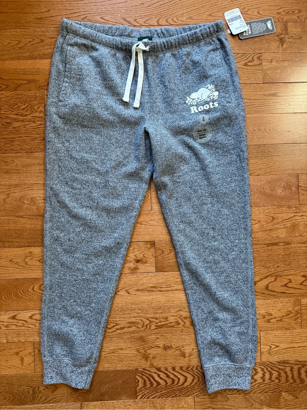 Roots NWT original slim logo sweatpants salt and pepper, women’s size Large